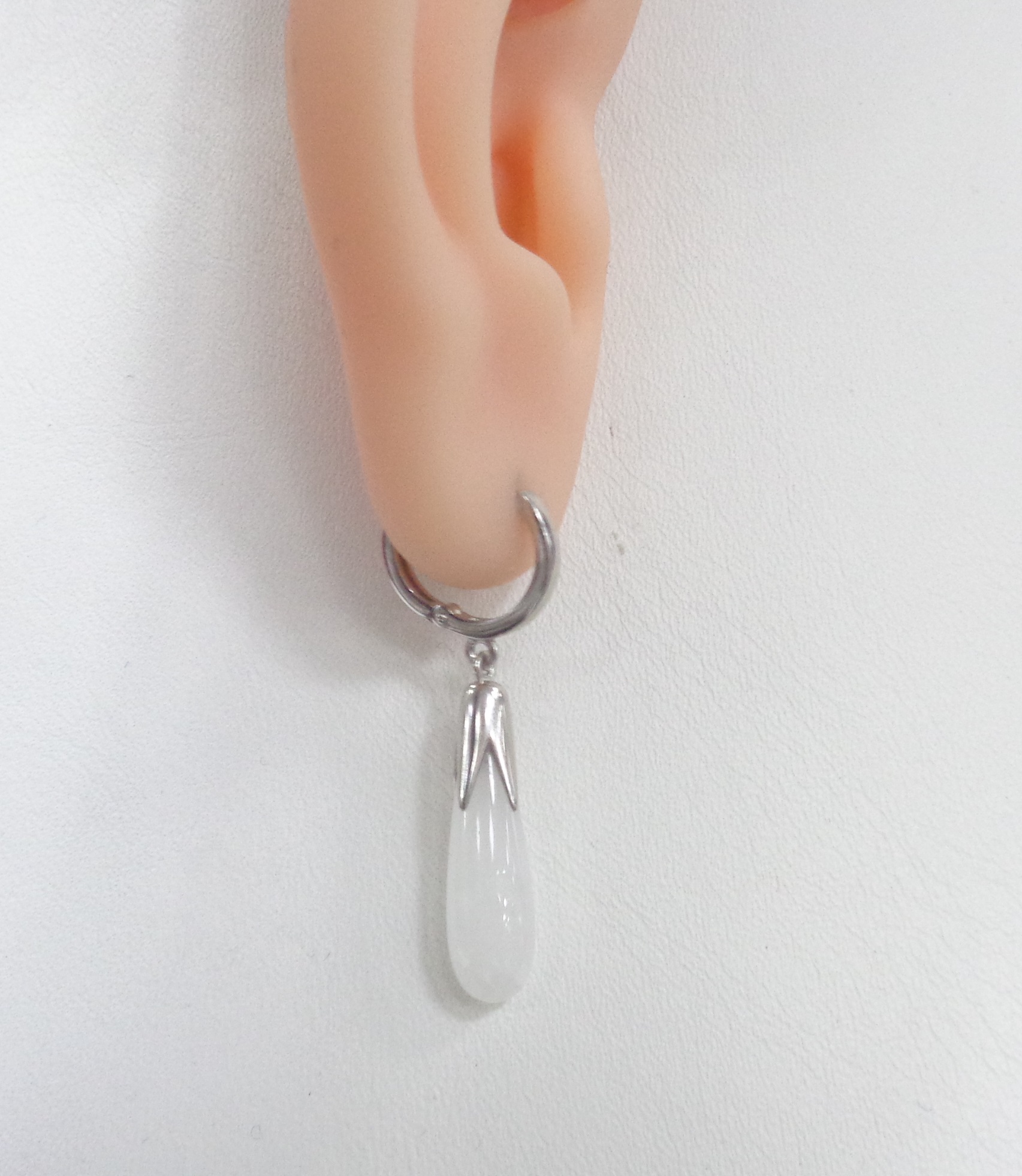 Серебряные серьги-конго с лунными камнями